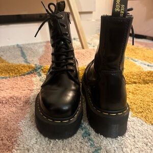 DR. MARTENS 1460 Platform Boots